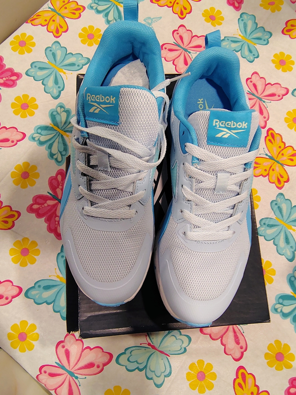 Reebok Men's Lightweight Athletic Sneakers in White and Sky Blue